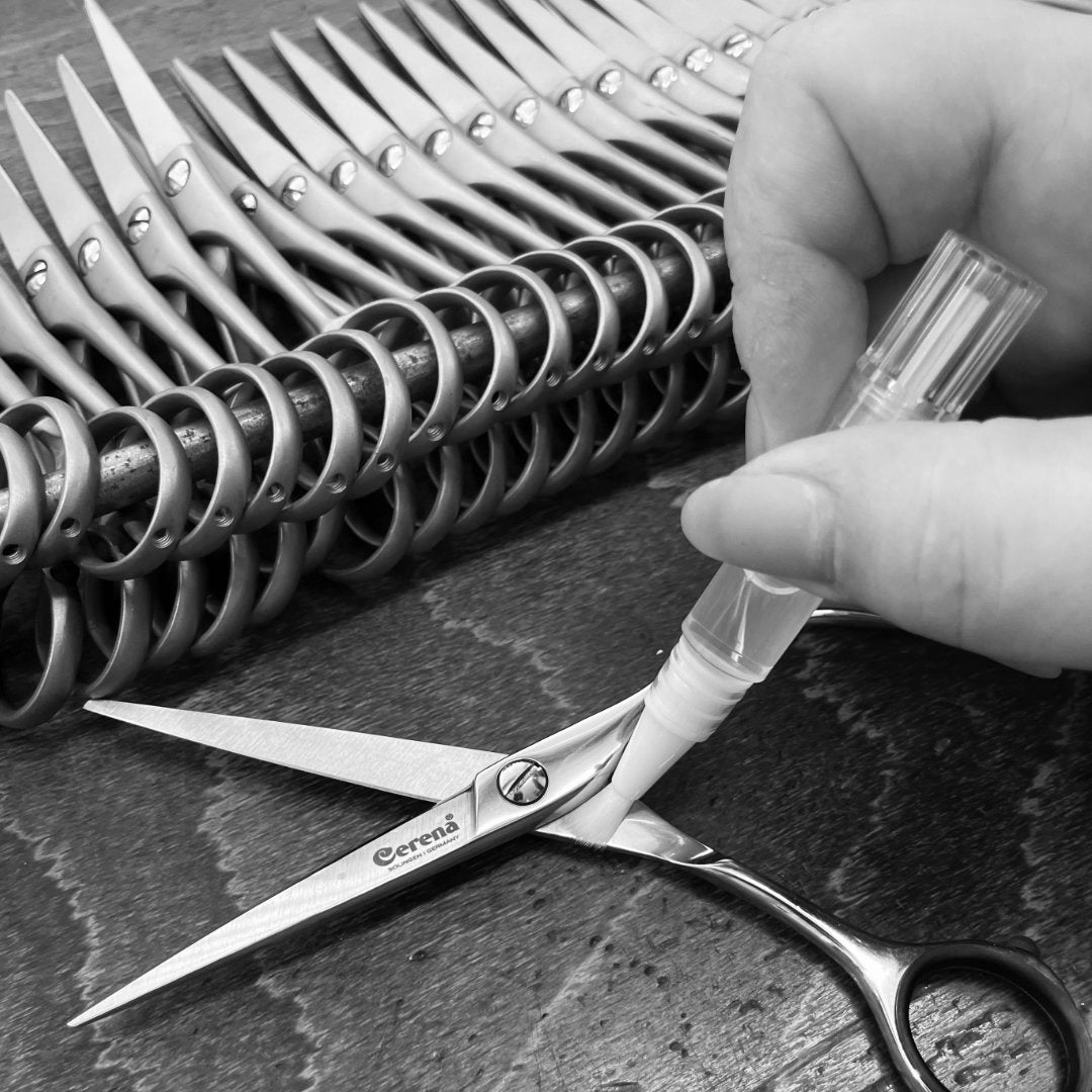 How to Properly Oil Hair Scissors: A Guide for Optimal Maintenance ...