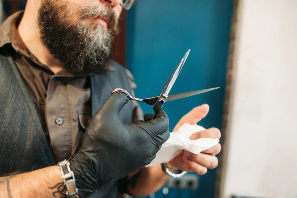 Haarscheren Reinigung: Tipps und Tricks für langanhaltende Schärfe und Hygiene